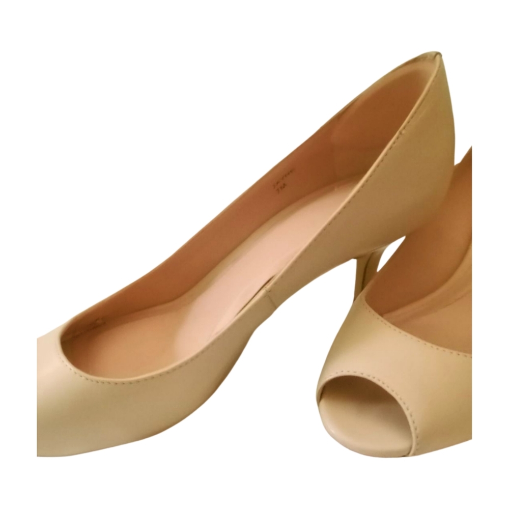 Womens 7M Taharhi Jayne  Peeptoe High Heels